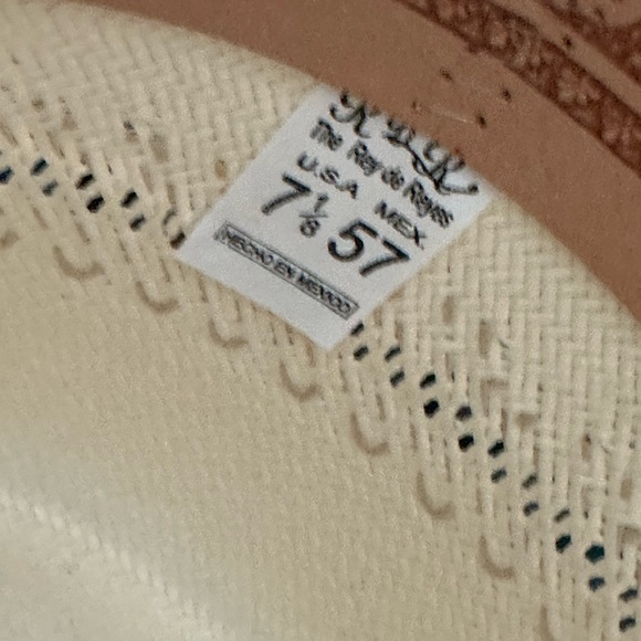 Straw hat - Picture 3 of 3